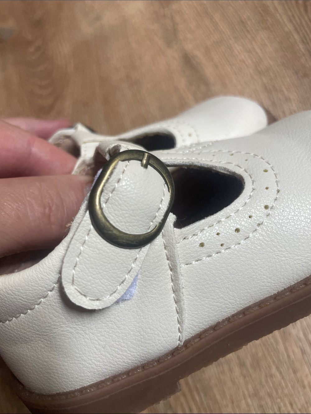 MG Baby T-Strap Faux Leather Brogue Detail Size 22 Mary Jane Shoes - Picture 7 of 8